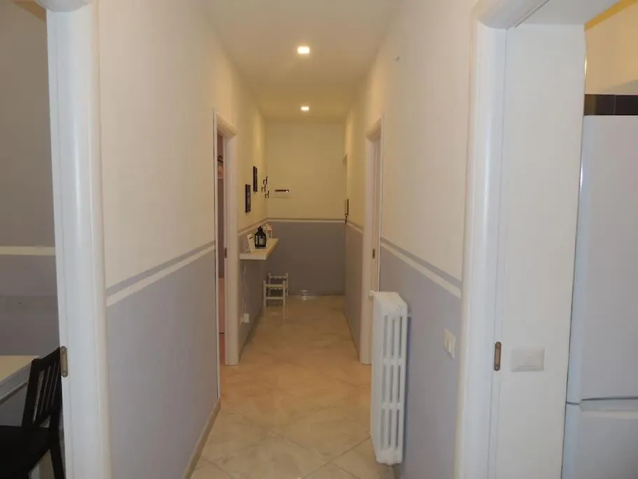 Apt Central Magenta Roma
