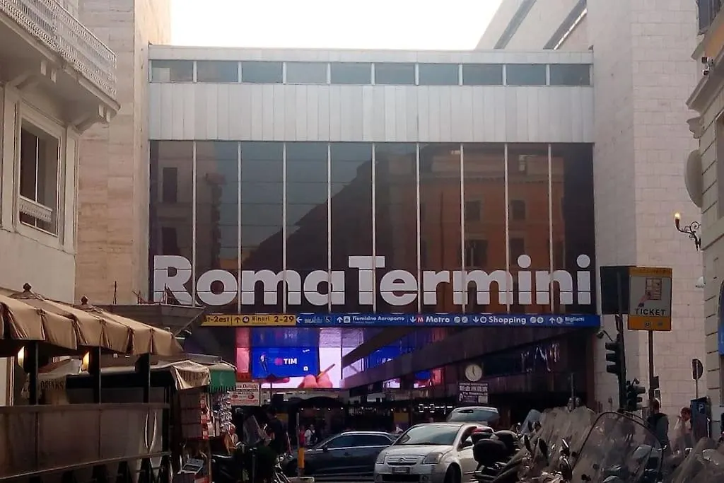 Apt Central Magenta Roma 0*,  İtalya